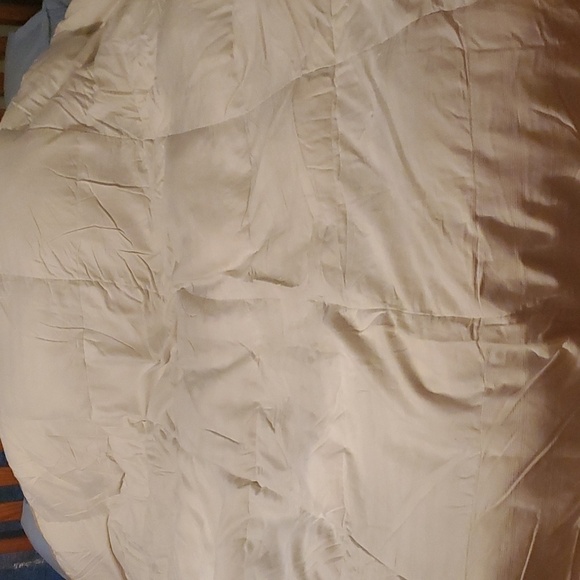 Casa by Victor Alfaro White Down Queen 90"x90" Comforter - Picture 5 of 10